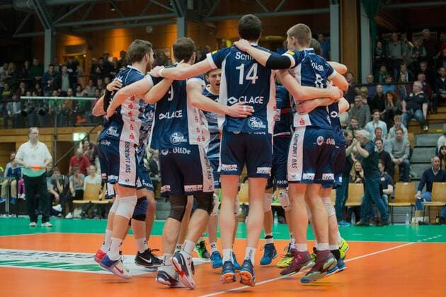 Schlussjubel Lueneburg. Volleyball, TSV Herrsching (HER) - SVG (lueneburg (LUE), Bundesliga, 16.Spieltag, Saison 2016 2017, am 18.02.2017 in Herrsching N I K O L A U S H A L L E Deutschland. x20170218_124x
