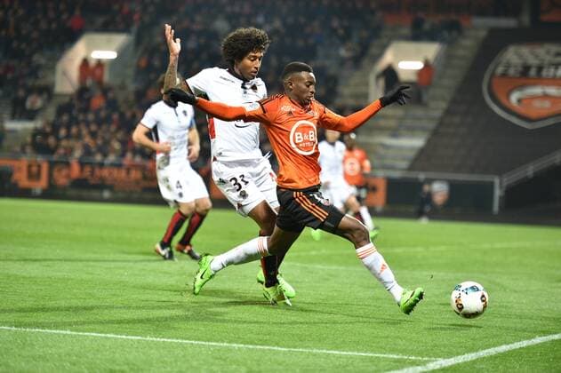 Moukandjo Benjamin (FC Lorient) - DANTE (Nice) FOOTBALL : Lorient vs Nice - Ligue 1 - 18 02 2017 Panoramic 92 