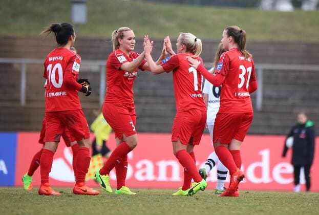 19.02.2017 xcex Deutschland, Mönchengladbach, Fussball, Frauenfussball Allianz Frauen-Bundesliga Saison 2016 2017 Borussia Mönchengladbach gegen 1. FFC Frankfurt Torjubel FFC Frankfurt, Jubel, Freude, Emotionen