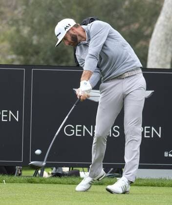 February 19, 2017 - Los Angeles, California, U.S - Dustin Johnson powers his shot during the final round of the PGA Golf Herren Tour Genesis Open golf tournament at Riviera Country Club on February 19, 2017, in Los Angeles. Dustin Johnson won the Genesis Open. Dustin Johnson won the Genesis Open - ZUMAc68_ 77385528st Copyright: xRingoxChiux