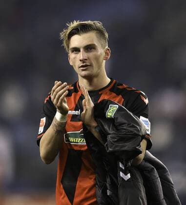 Foto : jubelnde Freiburger Spieler nach dem Schlusspfiff , Maximilian Philipp Fussball 1. Bundesliga , am Sa. 18.02.2017 HSV - SC Freiburg 2 - 2