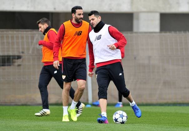 Fußball, CL, FC Sevilla Training FC Sevilla training session. In this picture, Vitolo and Rami. xKikoxHurtadox 