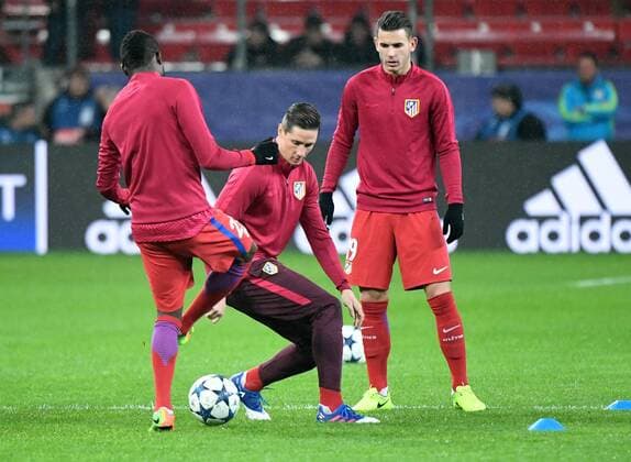 21.02.2017, xhbx, Fussball Champions League, Bayer 04 Leverkusen - Atletico Madrid, emspor, v.l. Thomas (Atletico Madrid), Fernando Torres (Atletico Madrid), Lucas Hernandez (Atletico Madrid) Leverkusen