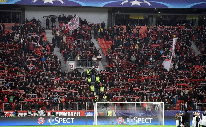 21.02.2017, xhbx, Fussball Champions League, Bayer 04 Leverkusen - Atletico Madrid, emspor, v.l. Fans Leverkusen Leverkusen