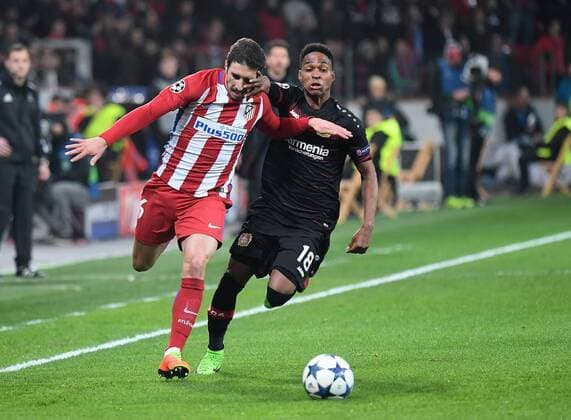 21.02.2017, xhbx, Fussball Champions League, Bayer 04 Leverkusen - Atletico Madrid, emspor, v.l. Sime Vrsaljko (Atletico Madrid), Wendell (Bayer Leverkusen) Leverkusen