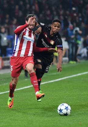 21.02.2017, xhbx, Fussball Champions League, Bayer 04 Leverkusen - Atletico Madrid, emspor, v.l. Sime Vrsaljko (Atletico Madrid), Wendell (Bayer Leverkusen) Leverkusen