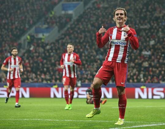 Bilder des Tages - SPORT 21.02.2017, Fussball UEFA Champions League 2016 2017, Achtelfinale, Bayer 04 Leverkusen - Atletico Madrid, in der BayArena Leverkusen. Jubel Torschütze Antoine Griezmann (Atletico Madrid) zum Tor zum 0:2 