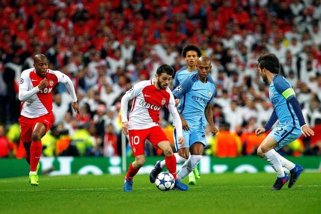 FuÃŸball, CL, Manchester City - AS Monaco February 21st 2017, Etihad Stadium, Manchester, Lancashire, England; UEFA Champions League 1st Leg round of 16, Manchester City versus AS Monaco; Bernardo Silva of Monaco is watched by Fernandinho of Manchester City and David Silva of Manchester City xPaulxKeevilx  ActionPlus11849039