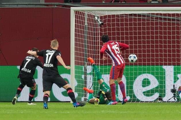 Leverkusen, Germany 21.02.2017, UEFA Champions League - 2016 17 Season, Bayer 04 Leverkusen - Club Atletico de Madrid, TOR zum 2:3 durch Chicharito (B04) ( DeFodi001