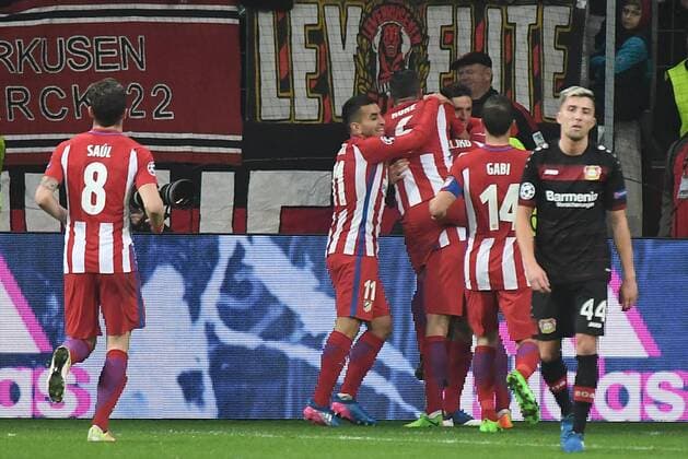 21.02.2017, xhbx, Fussball Champions League, Bayer 04 Leverkusen - Atletico Madrid, emspor, v.l. Fernando Torres (Atletico Madrid) celebrate the goal, Torjubel zum 2:4 Leverkusen