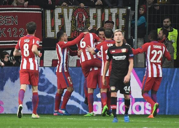 21.02.2017, xhbx, Fussball Champions League, Bayer 04 Leverkusen - Atletico Madrid, emspor, v.l. Fernando Torres (Atletico Madrid) celebrate the goal, Torjubel zum 2:4 Leverkusen