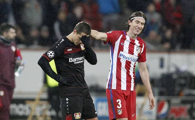 Javier Hernandez Chicharito (Bayer 04 Leverkusen) (L) shows his disappointment, Luis Filipe (Atletico Madrid) (R) during the Championsleague match between Bayer 04 Leverkusen and Atletico Madrid, Bayarena in Leverkusen on February 21., 2017. Bayer 04 Leverkusen vs. Atletico Madrid im Achtelfinale der Champions League der Saison 2016 2017 am 21. Februar 2017.