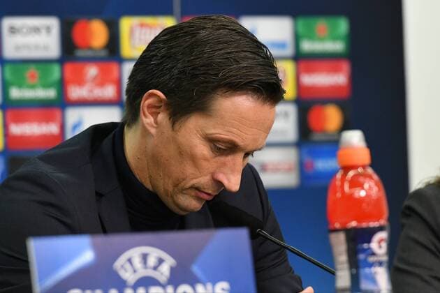 GER, Bayer 04 Leverkusen (GER) vs. Atletico Madrid (ESP) 21.02.2017, BayArena, Leverkusen, Championsleaque Achtelfinale, GER, Bayer 04 Leverkusen (GER) vs. Atletico Madrid (ESP) im Bild: Pressekonferenz nach Ende des Spiels Roger Schmidt (Trainer Leverkusen), traurig mit klarer Analyse Foto © nordphoto Meuter nordphotox xMeuter