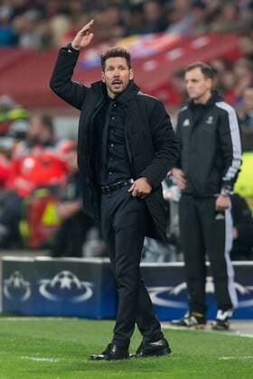 Leverkusen, Germany 21.02.2017, UEFA Champions League - 2016 17 Season, Bayer 04 Leverkusen - Club Atletico de Madrid, Trainer Diego Simeone (Atletico Madrid) gestikuliert ( DeFodi001