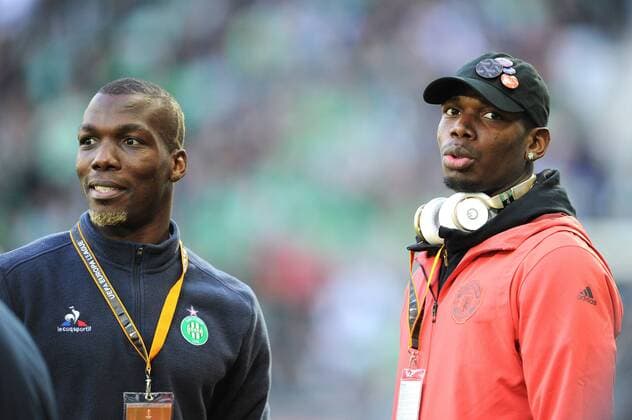 Fußball, EL, Pogba-Brüder vor Manchester United - AS St. Etienne 19 Florentin Pogba (asse) - 06 Paul Pogba (man) FOOTBALL : AS Saint Etienne vs Manchester United ManU - Europa League - 22 02 2017 FEP Panoramic 