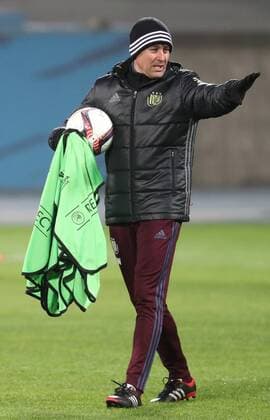 Anderlecht s head coach Rene Weiler gestures during a training session of Belgian soccer team RSC Anderlecht in Saint-Petersburg, Russia, Wednesday 22 February 2017. Tomorrow Anderlecht is playing 1 16 finales return leg game of the Europa League competition against Russian team FC Zenit. Anderlecht won 2-0 the first leg. VIRGINIExLEFOUR  x05052490x
