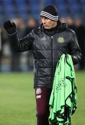 Anderlecht s head coach Rene Weiler gestures during a training session of Belgian soccer team RSC Anderlecht in Saint-Petersburg, Russia, Wednesday 22 February 2017. Tomorrow Anderlecht is playing 1 16 finales return leg game of the Europa League competition against Russian team FC Zenit. Anderlecht won 2-0 the first leg. VIRGINIExLEFOUR  x05052496x