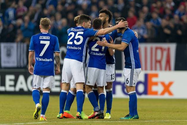 Gelsenkirchen, Germany 22.02.2017, UEFA Europa League - 2016 2017 Season, FC Schalke 04 - PAOK Saloniki, jubel, torjubel um Alessandro Schoepf (S04) nach dem treffer zum 1:0 ( DeFodi001