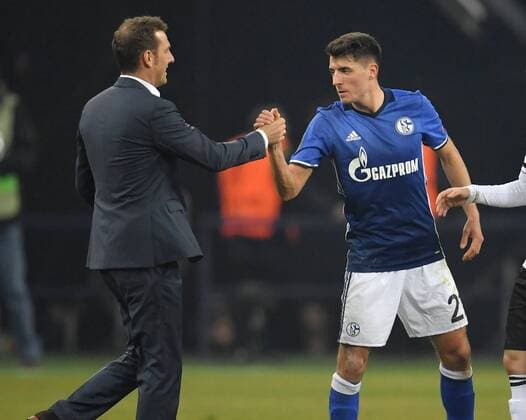 22.02.2017, Fussball, UEFA Europa League, Saison 2016 2017, Zwischenrunde, FC Schalke 04 - PAOK Saloniki 02 Trainer Markus Weinzierl (FC Schalke 04), li., mit Alessandro Schoepf, Alessandro Schöpf (Schalke 04)