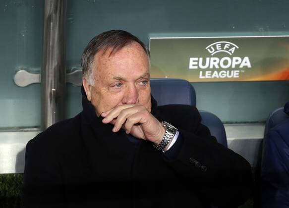 Bilder des Tages - SPORT Fußball, EL, Fenerbahce Istanbul - FK Krasnodar UEFA Europa League match between Fenerbahce and Krasnador at Ulker Stadium in Istanbul , Turkey on February 22, 2017. final score : Fenerbahce 1 - Krasnador 1 Pictured: Coach Dick Advocaat of Fenerbahce . 