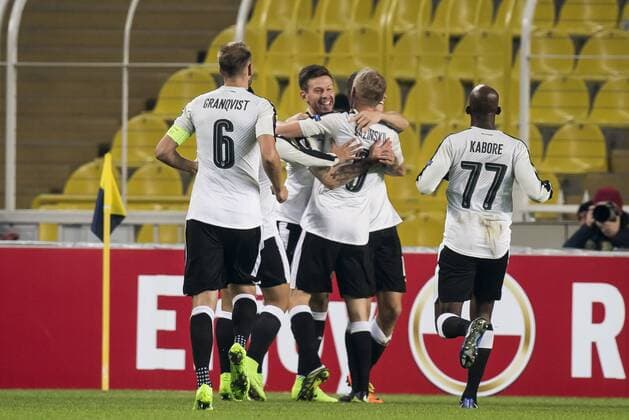 Fußball, EL, Fenerbahce Istanbul - FK Krasnodar Krasnoder FK celebrate the goal of Fedor Smolov of FK Krasnodarduring the UEFA Europa League round of 16 match between Fenerbahce and FK Krasnodar on February 22, 2017 at the Sukru Saracoglu stadium in Istanbul, Turkey Fenerbahce SK v FK Krasnodar UEFA Europa League 2016 2017 xVIxGerritxvanxKeulenxIVx 7178281