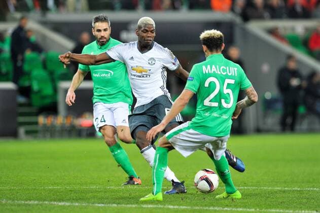 06 PAUL POGBA (man) - 24 LOIC PERRIN (asse) FOOTBALL : AS Saint Etienne vs Manchester United ManU - Europa League - 22 02 2017 FEP Panoramic 