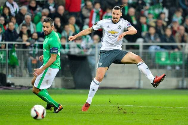 09 ZLATAN IBRAHIMOVIC (man) - 24 LOIC PERRIN (asse) FOOTBALL : AS Saint Etienne vs Manchester United ManU - Europa League - 22 02 2017 FEP Panoramic 