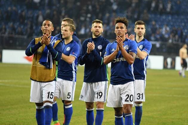 Fussball, UEFA Europa League, Saison 2016 2017, Runde der letzten 32,Spiel 2, FC Schalke 04 vs PAOK Thessaloniki 22.02.2017, Veltinsarena Gelsenkirchen,Dennis Aogo, Johannes Geis, Guido Burgstaller , Thilo Kehrer, Matija Nastasic alle S04