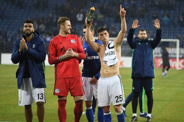 Fussball, UEFA Europa League, Saison 2016 2017, Runde der letzten 32,Spiel 2, FC Schalke 04 vs PAOK Thessaloniki 22.02.2017, Veltinsarena Gelsenkirchen, Eric Maxim Choupo Moting, Ralf Fährmann, Klaas Jan Huntelaar,alle S04