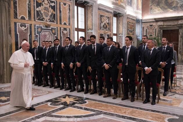 Fußball, EL, Papst Franziskus empfängt FC Villarreal NO FRANCE - NO SWITZERLAND: February 23, 2017 : Pope Francis receives in audience the executives and player of the team Villarreal CF , came to Rome to play a game of Europa League 2017 , in the Clementine Hall of the Apostolic Vatican Palace. EDITORIAL USE ONLY. NOT FOR SALE FOR MARKETING OR ADVERTISING CAMPAIGNS.  Copyright: xÂ©ServizioFotograficoOR CPPx xIPx xCatholicxPressxPhotox