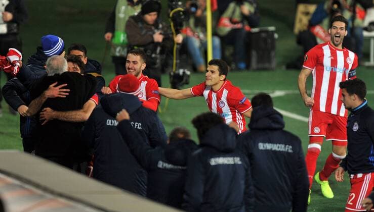 Olympiakos Karim Ansarifard celebrates his goal with teammates during the UEFA European League football match, between Osmanlispor and Olympiakos at Osmanli Stadyumu in Ankara, February 23, 2017. (  Copyright: HikmetxSaatci 15634911