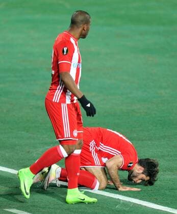 Olympiakos Karim Ansarifard celebrates his goal with teammates during the UEFA European League football match, between Osmanlispor and Olympiakos at Osmanli Stadyumu in Ankara, February 23, 2017. (  Copyright: HikmetxSaatci 15634913