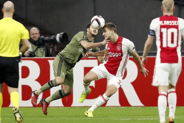 (L-R) Valeri Kazaishvili of Legia Warszawa, Joel Veltman of Ajaxduring the UEFA Europa League round of 16 match between Ajax Amsterdam and Legia Warsaw at the Amsterdam Arena on February 23, 2017 in Amsterdam, The Netherlands Ajax v Legia Warschau UEFA Europa League 2016 2017 xVIxxIVx 7183728