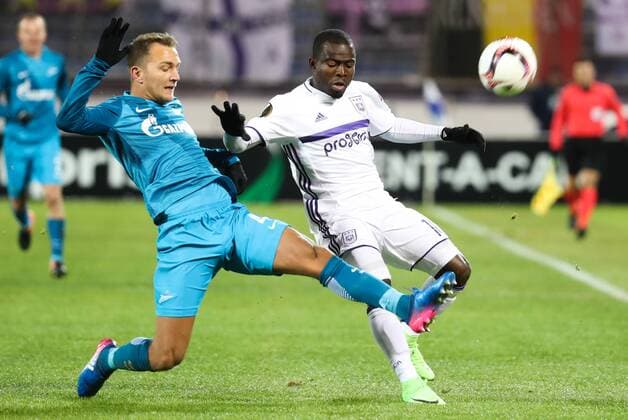 Zenit s defender Domenico Criscito and Anderlecht s Frank Acheampong fight for the ball during a game between Russian team FC Zenit and Belgian soccer team RSC Anderlecht, return leg of the 1 16 finals of the Europa League competition, Thursday 23 February 2017, in Saint Petersburg, Russia. Anderlecht won 2-0 the first leg. VIRGINIExLEFOUR  x05053347x