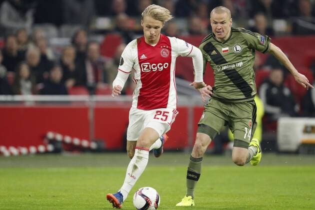(L-R) Kasper Dolberg of Ajax, Adam Hlousek of Legia Warszawaduring the UEFA Europa League round of 16 match between Ajax Amsterdam and Legia Warsaw at the Amsterdam Arena on February 23, 2017 in Amsterdam, The Netherlands Ajax v Legia Warschau UEFA Europa League 2016 2017 xVIxxIVx 7184108