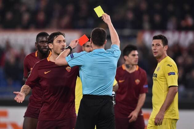 Francesco Totti argues with referee Felix Zwyer as he sends off Antonio Rüdiger. Red Card. Roma 23-02-2017 Stadio Olimpico Football Europa League 2016 2017 Round of 32 AS Roma - Villarreal AndreaxStaccioli