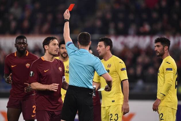 Francesco Totti argues with referee Felix Zwyer as he sends off Antonio Rüdiger. Red Card. Roma 23-02-2017 Stadio Olimpico Football Europa League 2016 2017 Round of 32 AS Roma - Villarreal AndreaxStaccioli