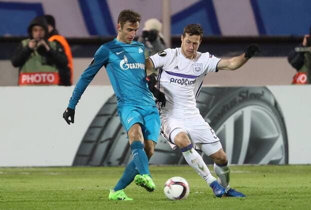 Zenit s Mauricio and Anderlecht s Uros Spajic fight for the ball during a game between Russian team FC Zenit and Belgian soccer team RSC Anderlecht, return leg of the 1 16 finals of the Europa League competition, Thursday 23 February 2017, in Saint Petersburg, Russia. Anderlecht won 2-0 the first leg. VIRGINIExLEFOUR  x05053427x