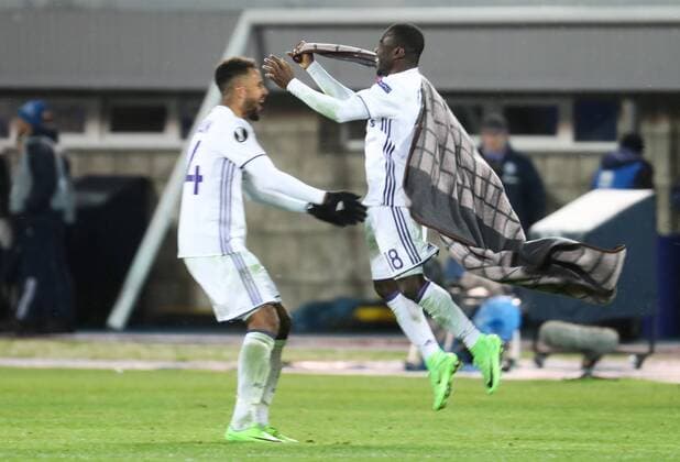 Anderlecht s Isaac Kiese Thelin and Anderlecht s Frank Acheampong celebrate after winning a game between Russian team FC Zenit and Belgian soccer team RSC Anderlecht, return leg of the 1 16 finals of the Europa League competition, Thursday 23 February 2017, in Saint Petersburg, Russia. Anderlecht won 2-0 the first leg. VIRGINIExLEFOUR  x05053448x
