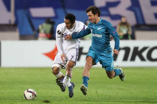 Anderlecht s Andy Najar and Zenit s midfielder s Yuri Zhirkov fight for the ball during a game between Russian team FC Zenit and Belgian soccer team RSC Anderlecht, return leg of the 1 16 finals of the Europa League competition, Thursday 23 February 2017, in Saint Petersburg, Russia. Anderlecht won 2-0 the first leg. VIRGINIExLEFOUR  x05053473x