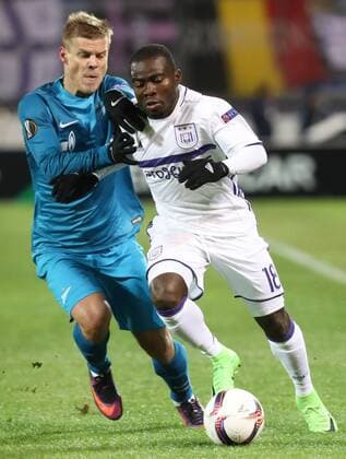Zenit s forward s Aleksandr Kokorin and Anderlecht s Frank Acheampong fight for the ball during a game between Russian team FC Zenit and Belgian soccer team RSC Anderlecht, return leg of the 1 16 finals of the Europa League competition, Thursday 23 February 2017, in Saint Petersburg, Russia. Anderlecht won 2-0 the first leg. VIRGINIExLEFOUR  x05053501x