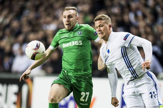 170223 Ludogorets Cosmin Moti und FC Kopenhagens Andreas Cornelius - Europa League, FC Kopenhagen vs Ludogorez Rasgrad.  Copyright: PETTERxARVIDSON BB170223PA033