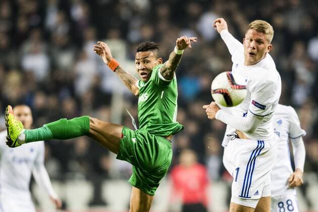 170223 Ludogorets Anicet Abel und FC Kopenhagens Andreas Cornelius - Europa League, FC Kopenhagen vs Ludogorez Rasgrad.  Copyright: PETTERxARVIDSON BB170223PA036