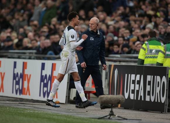 February 23, 2017 - London, England, United Kingdom - Tottenham Hotspur s Dele Alli gets red card during UEFA Europa League - Round of 32 match between Tottenham Hotspur and KAA Gent at Wembley stadium 23 Feb 2017 Tottenham Hotspur v KAA Gent - UEFA Europa League Round of 32: Second Leg  - ZUMAn230 20170223_zaa_n230_312 Copyright: xKieranxGalvinx