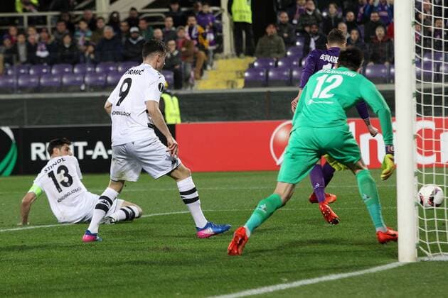Tor durch Lars Stindl del 2-2 Borussia Mönchengladbach goal celebration Borussia Mönchengladbach Firenze 23-02-2017 Stadio Artemio Franchi Fiorentina - Borussia Mönchengladbach Fiorentina - Borussia M gladbach Europa League 2016 2017 - Round of 16 2nd leg lucaxpagliaricci