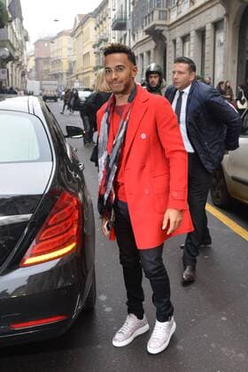 Lewis Hamilton bei Ankunft zur Emporio Armani Modenschau in Mailand Milan, Lewis Hamilton host the parade Emporio Armani  Copyright: xSimonexComix xIPAx xSimonexComix