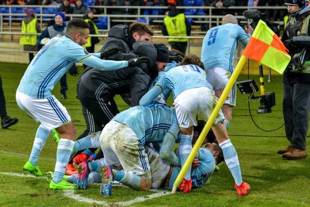 Fußball, EL, Schachtar Donezk - Celta de Vigo February 23, 2017 - Kharkiv, Ukraine - Celta players are celebrating second goal during the Europa League Round of 32 reverse match between Shakhtar (Donetsk, Ukraine) and Celta (Vigo, Spain) at Metalist Stadium on February 23, 2017 in Kharkiv, Ukraine Shakhtar Donetsk v Celta Vigo - UEFA Europa League Round of 32: Second Leg  - ZUMAn230 20170223_zaa_n230_626 Copyright: xAnatoliyxCherkasovx