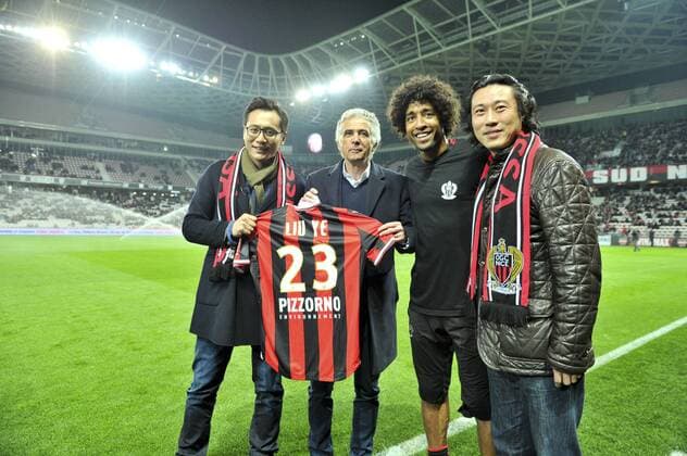 Alex Zheng (ogcnice) - Liu Ye - dante (ogcnice) - jean pierre rivere (president ogcnice) - Fussball Frankreich, Ligue 1, OGC Nice vs. Montpellier HSC - 24 02 2017 NorbertScanella Panoramic 