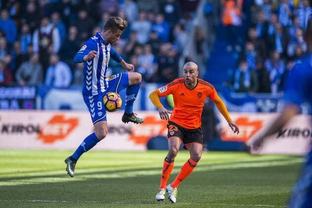 Fußball, CD Alaves - FC Valencia LaLiga match between CD Alaves and FC Valencia. In this picture, Abdennour and Christian Santos. xjuanxmanuelxserranoxarcex 