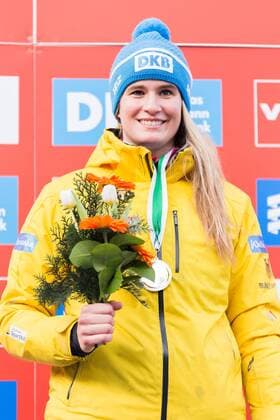 Natalie Geisenberger (GER, Deutschland); Flower Ceremony, Blumenzeremonie, Siegerehrung, Rennrodel-Weltcup Altenberg, xprx